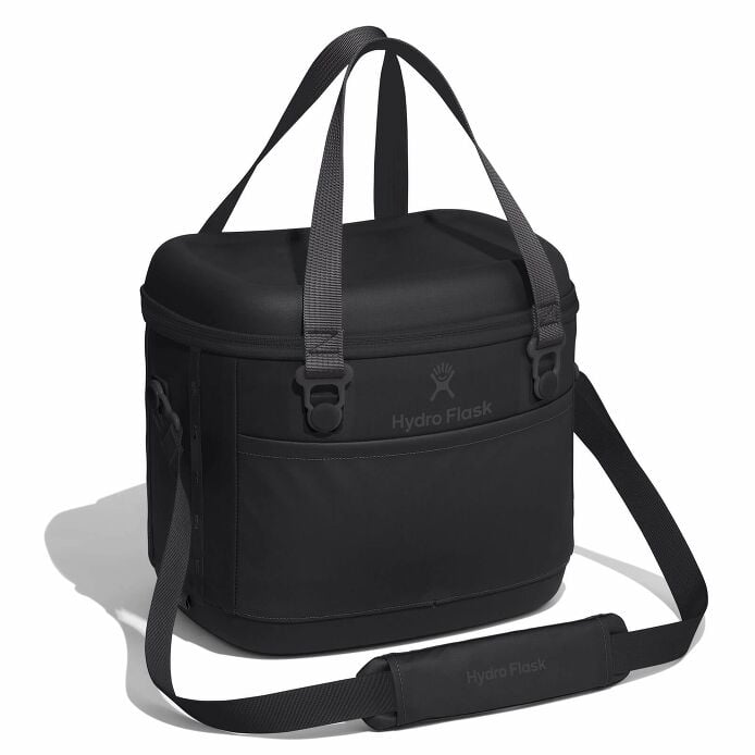 game-day-bundle-o5 12pco001-carryout-cooler-15l-black-angled_1_1.jpg