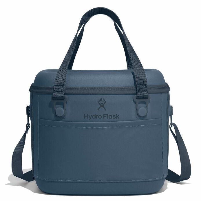 carryouttm-soft-cooler-15-l-k6 12pco384-carryout-cooler-15l-harbor-blue-straight_1.jpg