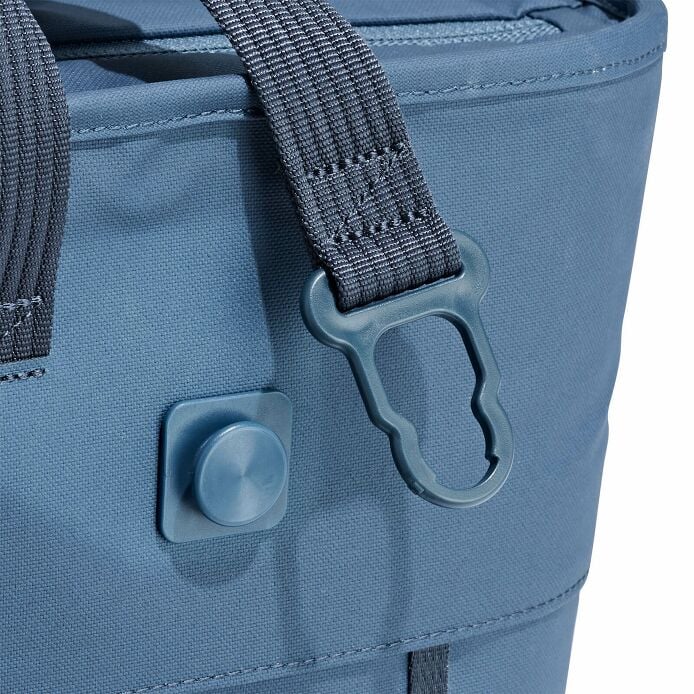 carryouttm-soft-cooler-tote-30-l-w0 250815_hydro_cooler_details_14841_6.jpg