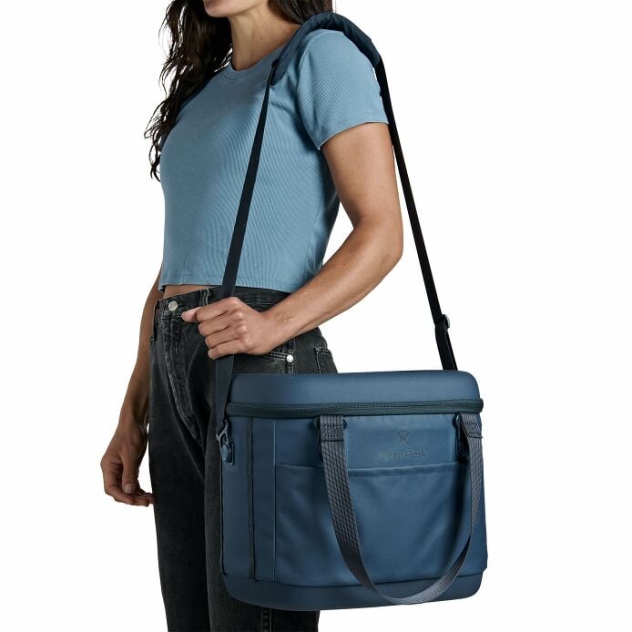 carryouttm-soft-cooler-15-l-k6 250815_hydro_s26_hb_14556_6.jpg