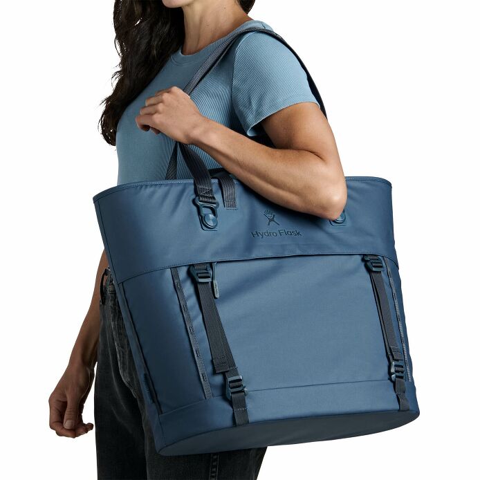 carryouttm-soft-cooler-tote-30-l-w0 250815_hydro_s26_hb_14614_2.jpg