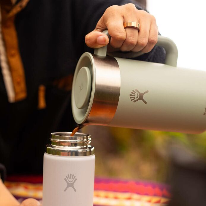 32-oz-insulated-french-press-l4 2706_johnson_s25summertravel_camping_pouring_303a0287_1_.jpg