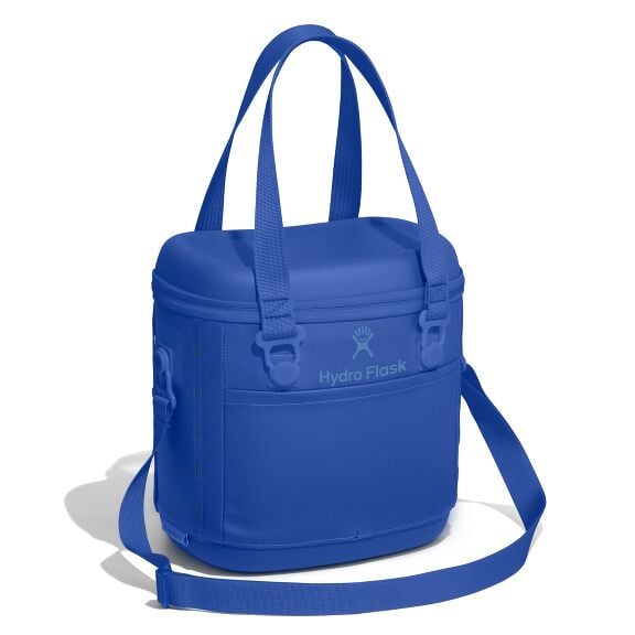 carryouttm-soft-cooler-10-l-j8 6pco382_carryout_cooler_10l_capri_blue_angled_1.jpg