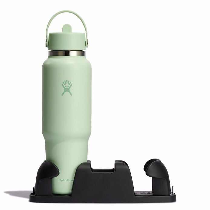 40-oz-travel-bottle-with-flex-straw-cap-q2 aloe-travel-bottle-in-cuplholder_3_3_1.jpg
