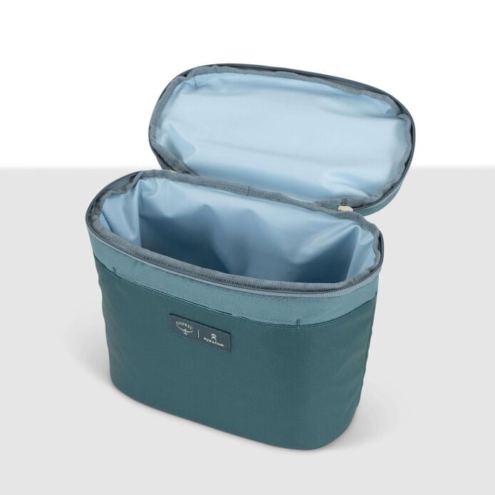 osprey-axis-x-hydro-flask-campus-essentials-bundle-y5 axisxhydroflask_s26_detail2_cascadeblue_10007249_1.jpg