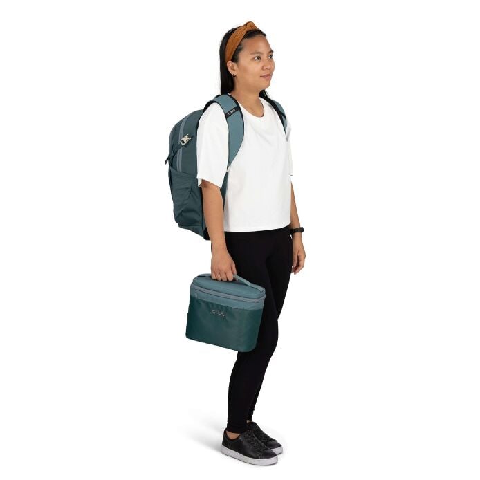 osprey-axis-x-hydro-flask-campus-essentials-bundle-y5 axisxhydroflask_s26_onbody1_cascadeblue_10007249_2.jpg