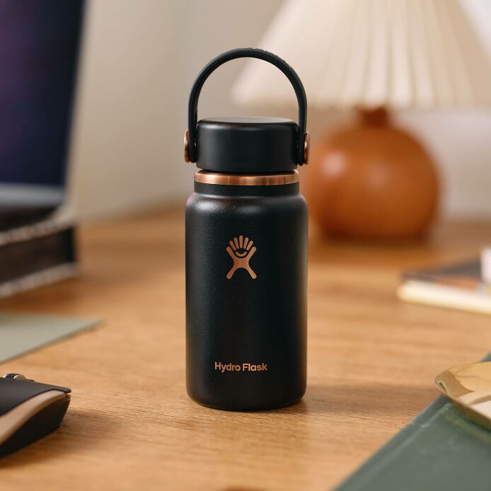 arc-collection-micro-hydro-200-ml-f5 black_-_lifestyle_1.jpeg