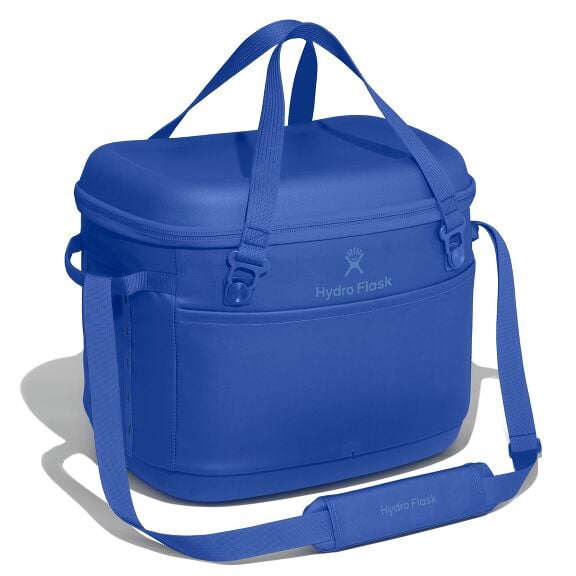 carryouttm-soft-cooler-30-l-s2 cpco382_carryout_cooler_30l_capri_blue_angled_1.jpg