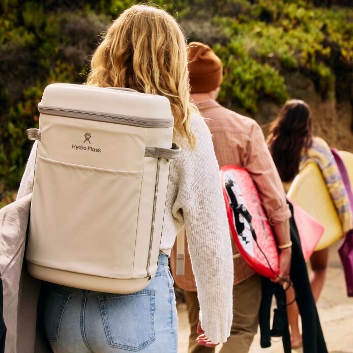carryouttm-backpack-22-l-x5 hf_carryout_bouwer_d1_l1_torrey_pines_lifestyle_0974_2.jpg