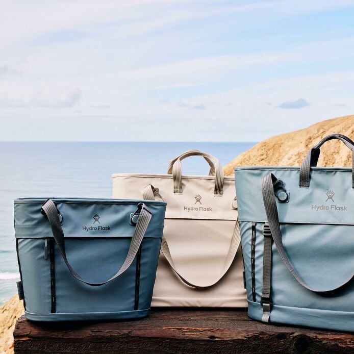 carryouttm-soft-cooler-tote-20-l-h5 hf_carryout_bouwer_d1_l1_torrey_pines_still_life_0055_9.jpg