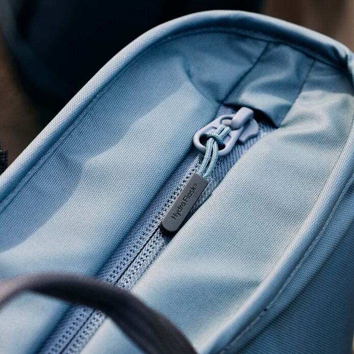 carryouttm-soft-cooler-tote-20-l-h5 hf_carryout_bouwer_d1_l1_torrey_pines_still_life_0112_9.jpg
