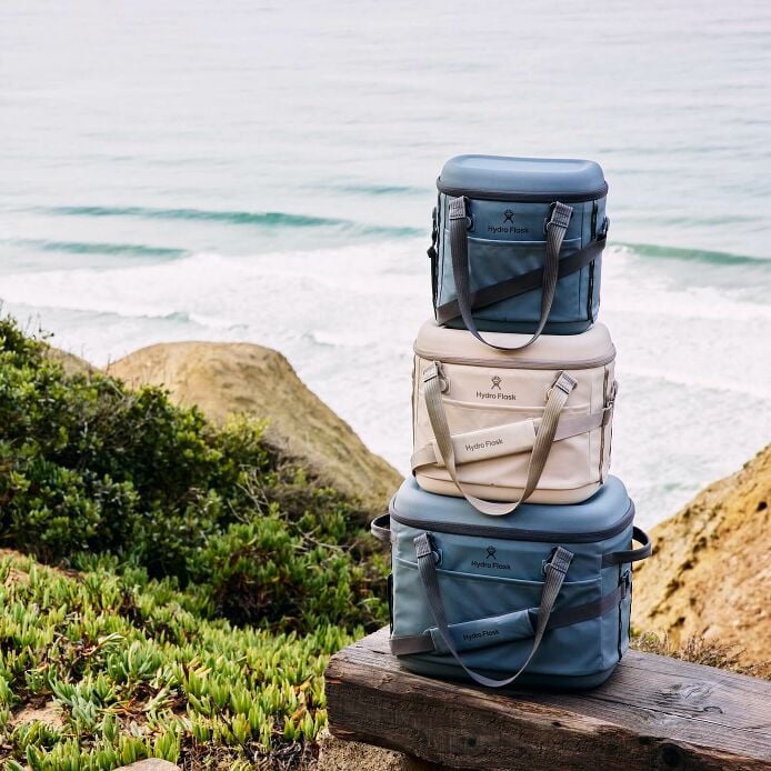 carryouttm-soft-cooler-15-l-k6 hf_carryout_bouwer_d1_l1_torrey_pines_still_life_0252_6.jpg