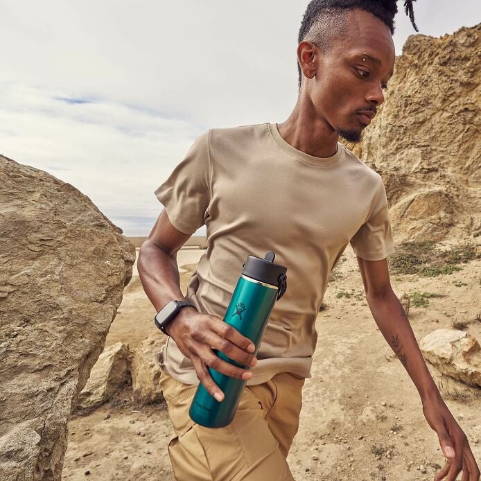 24-oz-lightweight-flex-straw-bottle-s1 hf_s26_lightweight_mcinnis_6828_4.jpg