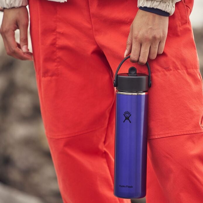 24-oz-lightweight-flex-straw-bottle-s1 hf_s26_lightweight_mcinnis_7443_3.jpg