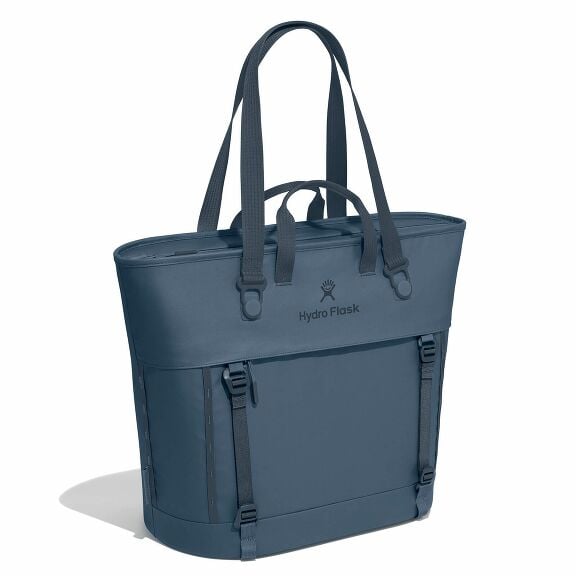 carryouttm-soft-cooler-tote-30-l-w0 maxiit384-carryout-tote-30l-harbor-blue-angled_1_1.jpg